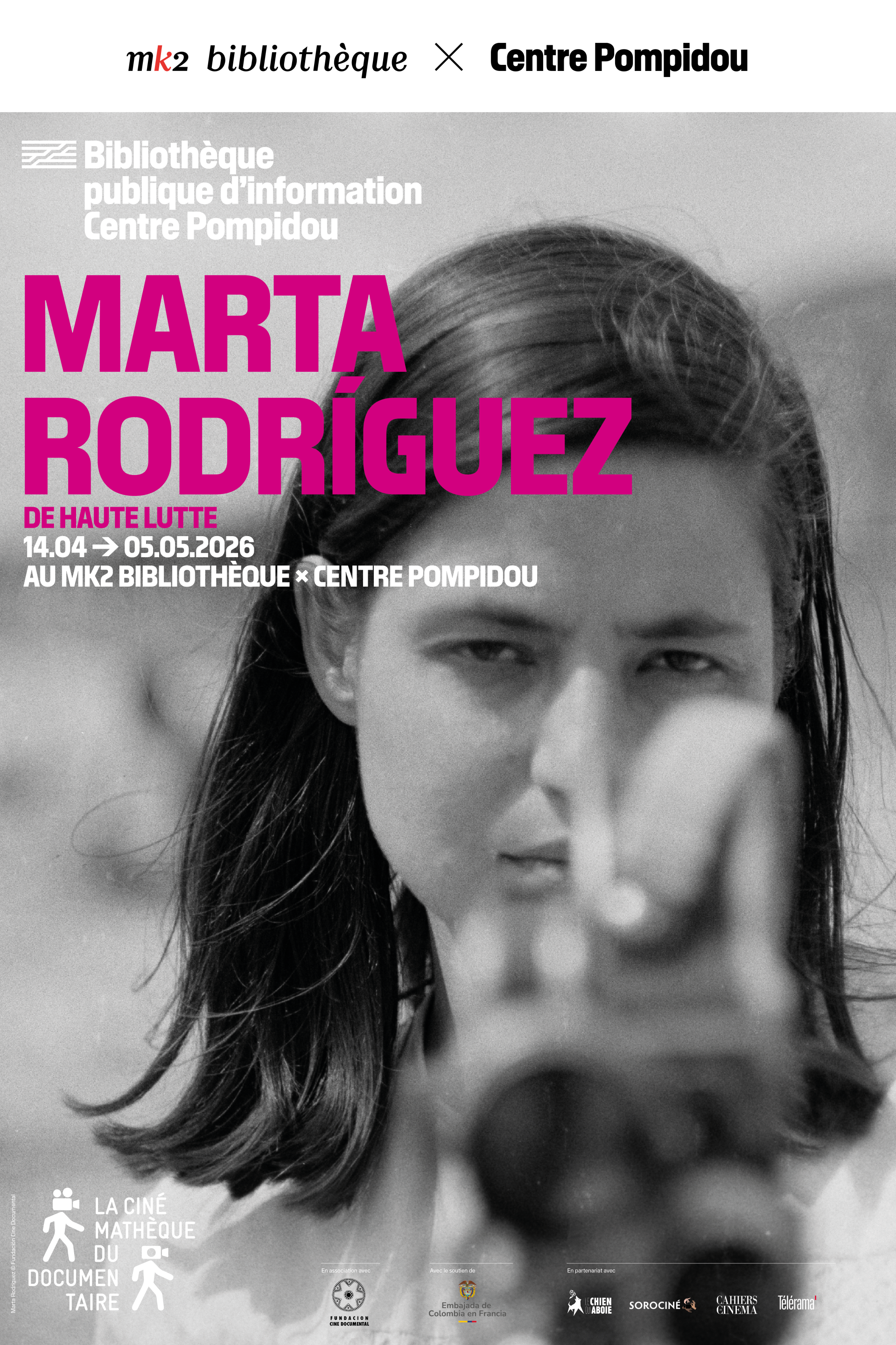 Affiche du cycle "Matra Rodríguez, de haute lutte". On y voit la cinéaste jeune braquer une caméra comme une arme.
