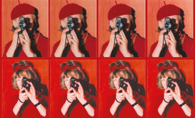 Mosaïque d'autoportraits de Vivian Ostrovsky à la caméra